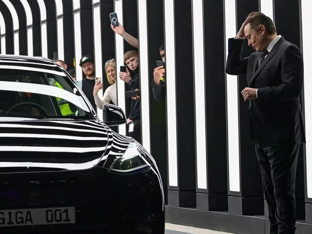 tesla berlin fabrikası açıldı