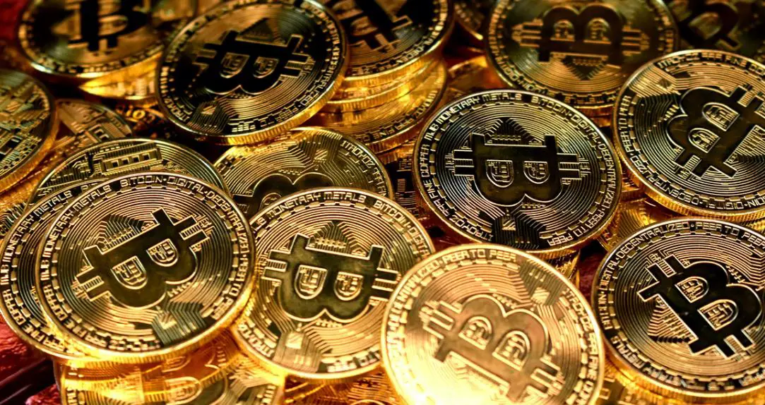 bitcoin falls under 30k crypto market-min
