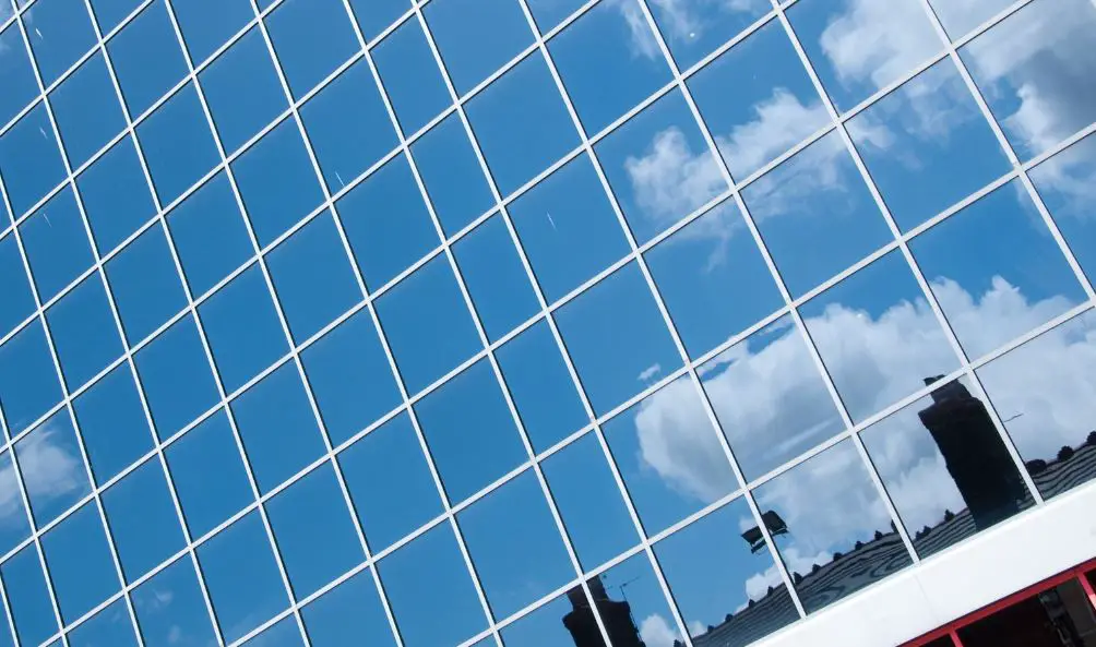Integrating Solar with perovskite solar cells on Steel Materials-min