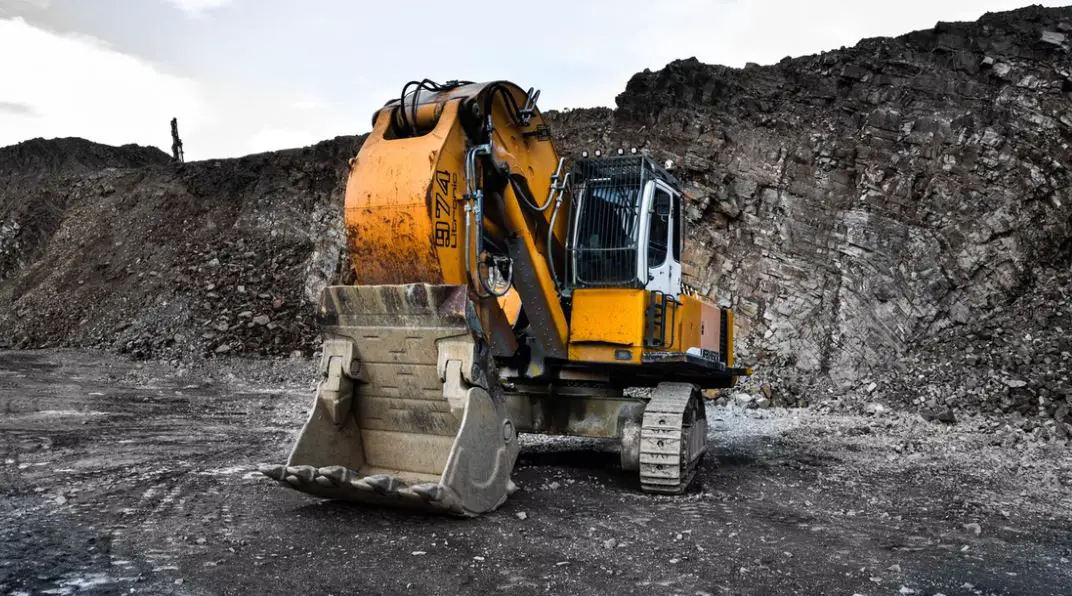 Real Physical Mining, Find 8,000 Lost Bitcoins in Landfills-min