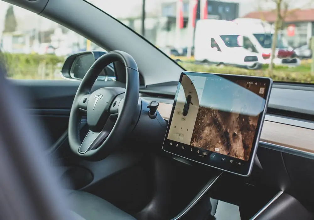 Tesla to integrate Steam video game platform into its cars