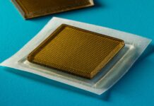 Bu küçük yapışkan bandaj, Ultrason’un yerini alacak MIT-Ultrasound-sticker-