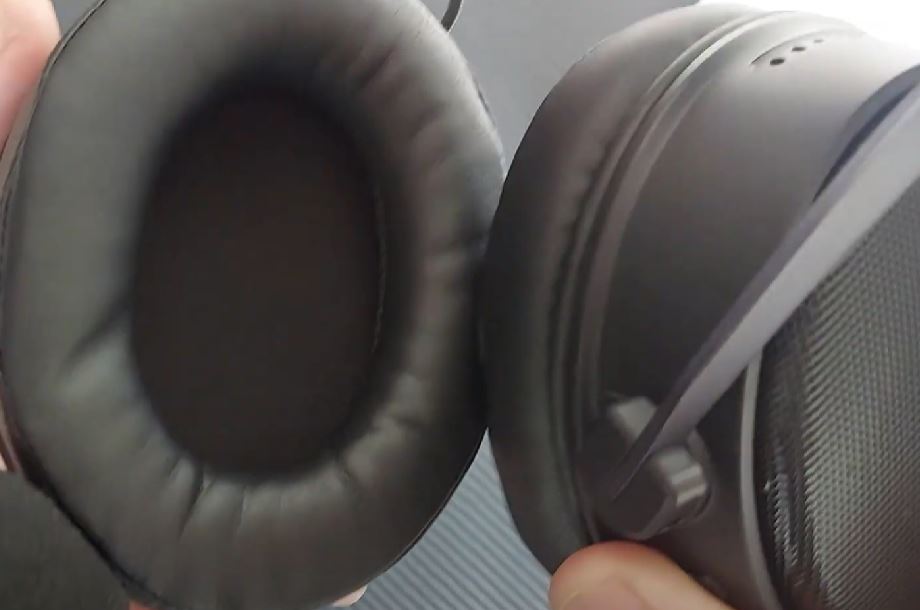 Nubwo G07 Wireless Gaming Headset earmuffs-min