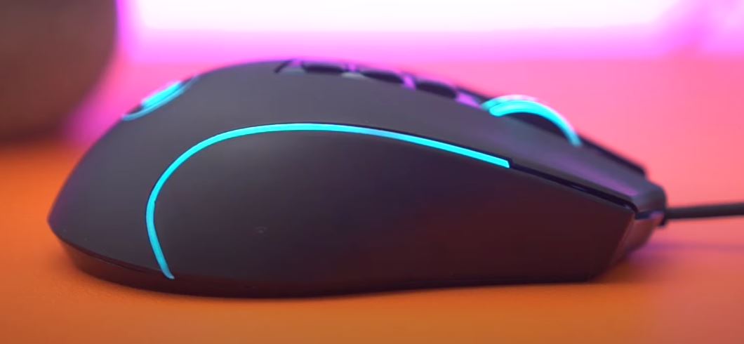 Redragon M612 Predator RGB Gaming Mouse Review-3-min