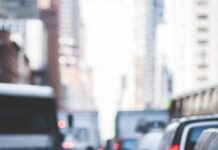 Hacker grubu Anonymous, Moskova’da dev bir trafik sıkışıklığı yarattı Anonymous bir taksi uygulamasını hackler ve Moskova'da dev bir trafik sıkışıklığı yaratır