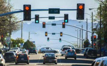 Traffic lights in Germany will be controlled by Artificial Intelligence Almanya'da yapay zeka, trafiği yönetmek için trafik ışıklarını kontrol edecek