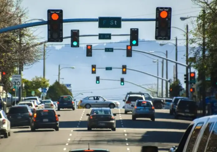 Almanya'da yapay zeka, trafiği yönetmek için trafik ışıklarını kontrol edecek