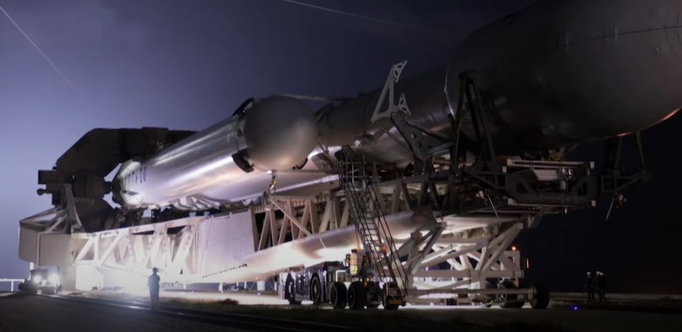 SpaceX Falcon Heavy rocket-min