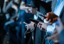 Araştırmaya göre Telefon Bağımlılığının Yaratıcılığı ve Beyin Aktivitesini Azaltıyor New Research shows Phone addiction Reduces creativity and brain activity-min