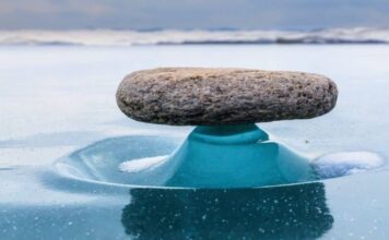 Interesting phenomenon of Zen stones on Baikal Lake solved Interesting phenomenon of Zen stones on Baikal Lake