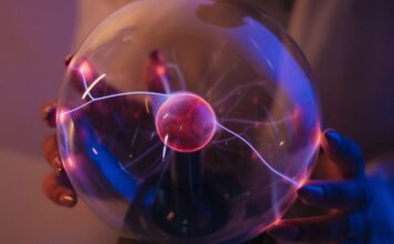 Yeni Bulunan Süper iletken Materyal “Uranium Ditelluride” superconducting material Uranium Ditelluride-min